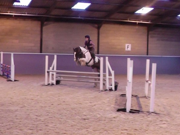 Lance jumping indoors (1)