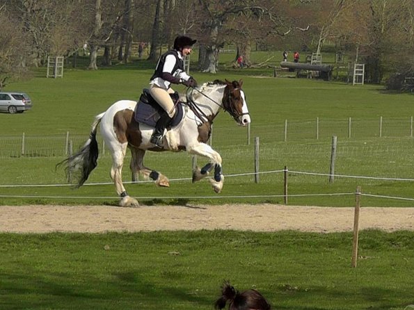 Lance cantering (12)